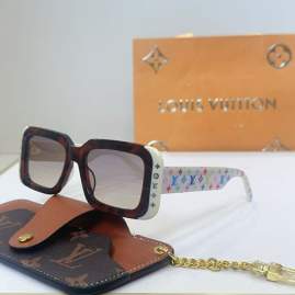 Picture of Louis Vuitton Sunglasses _SKUfw76300406fw